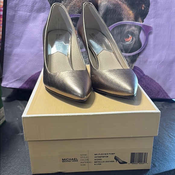 Michael Kors Nickel metallic flex mid-pump - Picture 1 of 12